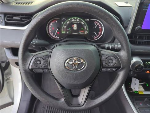 Used 2025 Toyota RAV4 XLE FWD image 14