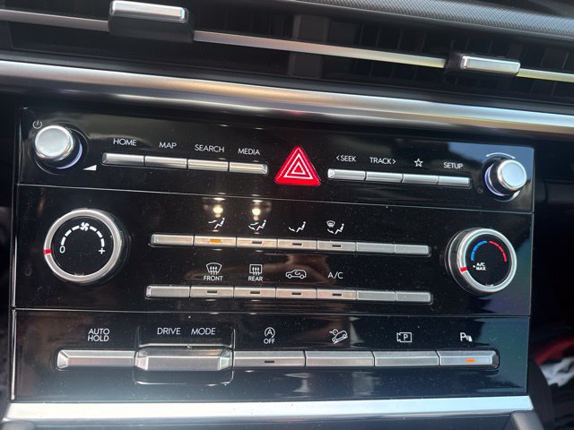 Used 2025 Hyundai Santa Fe SE FWD image 14