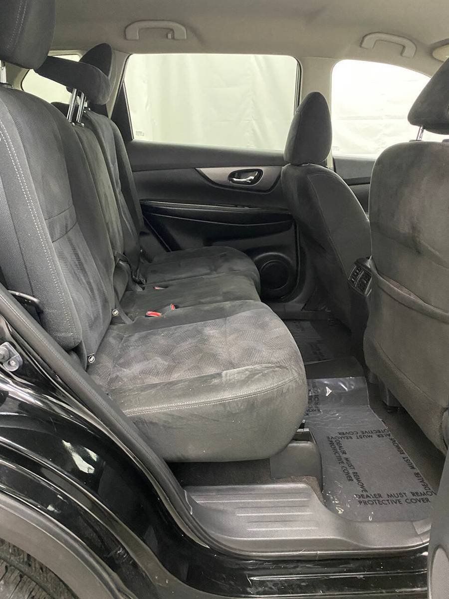 Used 2015 Nissan Rogue SV AWD/4WD image 12