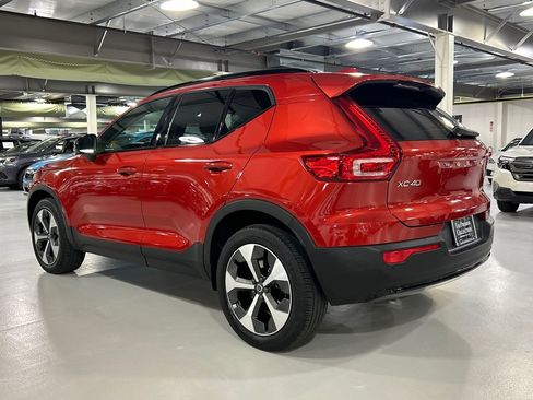 Certified 2023 Volvo XC40 B5 Plus w/ Protection Package Premier AWD/4WD image 4