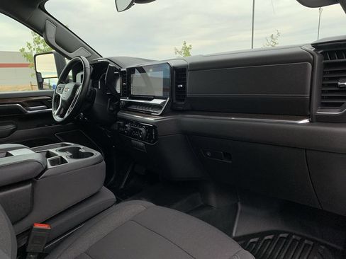 Used 2024 Chevrolet Silverado 2500 LT w/ Convenience Package AWD/4WD image 31