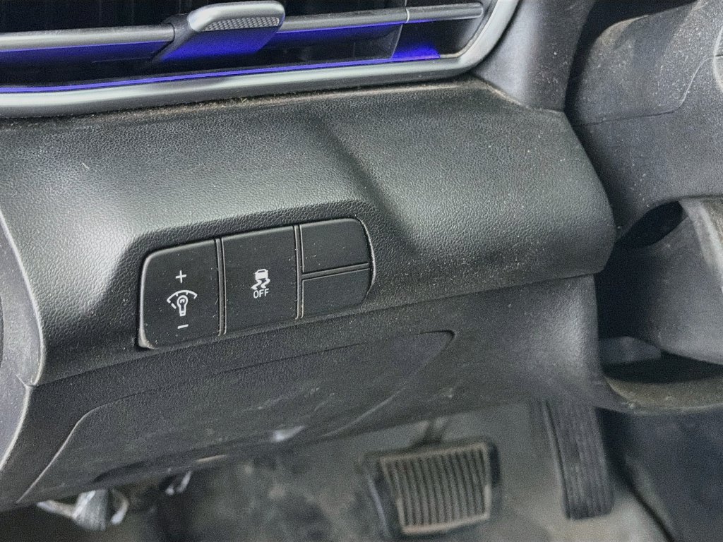 Used 2024 Hyundai Elantra SEL FWD image 13