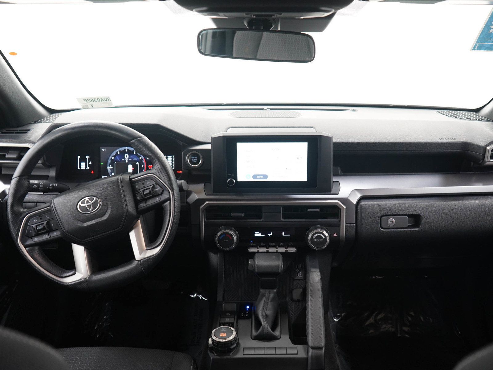 Used 2025 Toyota 4Runner SR5 AWD/4WD image 13