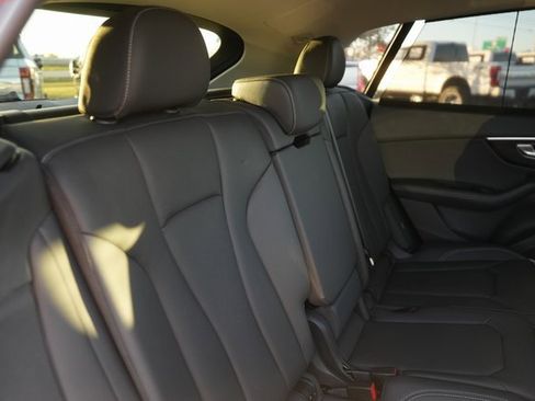 Used 2023 Audi Q8 Prestige image 17