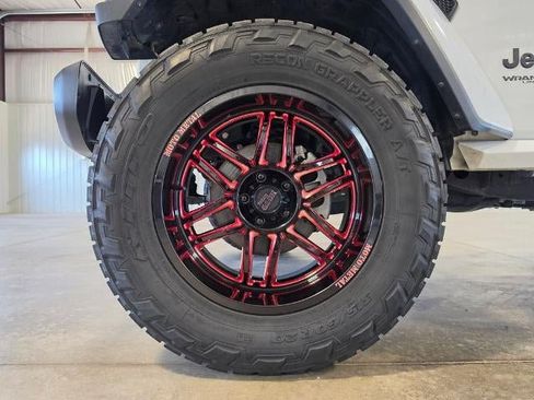 Used 2020 Jeep Wrangler Unlimited Sahara AWD/4WD image 10