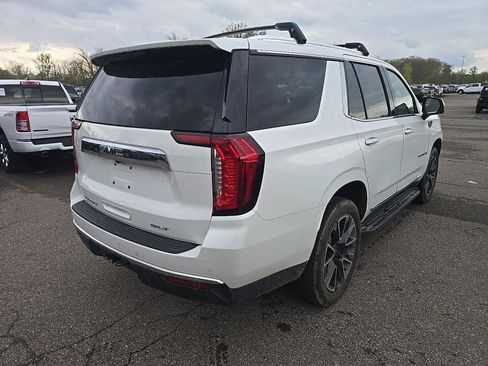 Used 2022 GMC Yukon SLT w/ SLT Premium Package AWD/4WD image 4