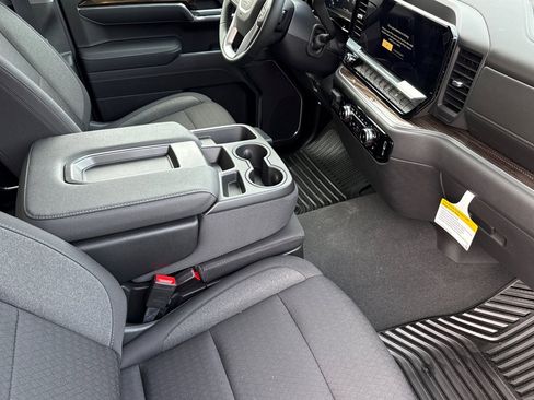 New 2026 GMC Sierra 1500 Elevation image 16