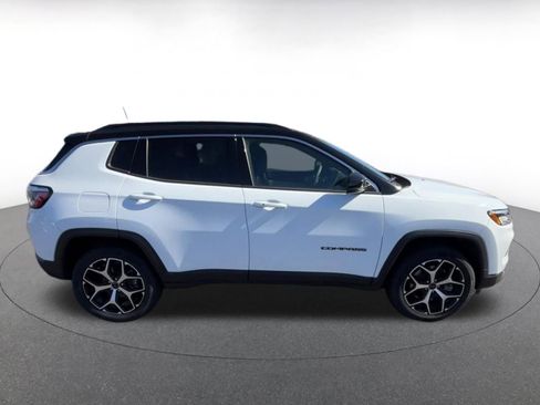 Used 2025 Jeep Compass Limited image 16