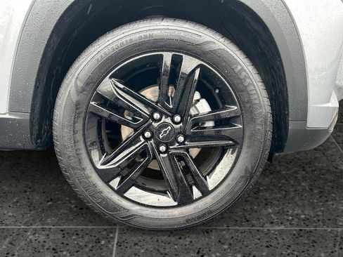 Used 2025 Chevrolet Trax ACTIV w/ Sunroof Package FWD image 10