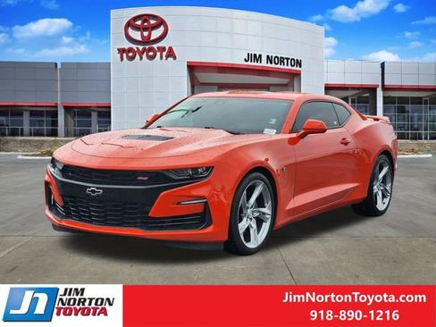 Used 2019 Chevrolet Camaro SS RWD image 3