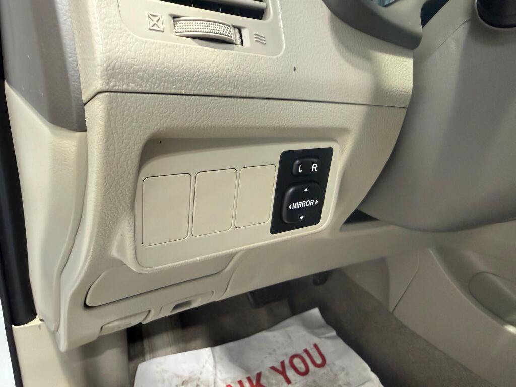 Used 2009 Toyota Corolla LE FWD image 25