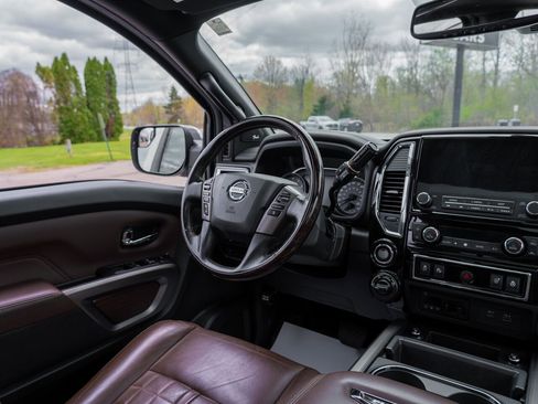 Used 2020 Nissan Titan Platinum Reserve AWD/4WD image 25