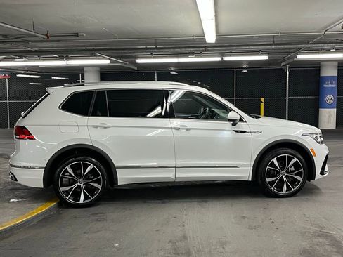 Used 2022 Volkswagen Tiguan SEL R-Line image 38
