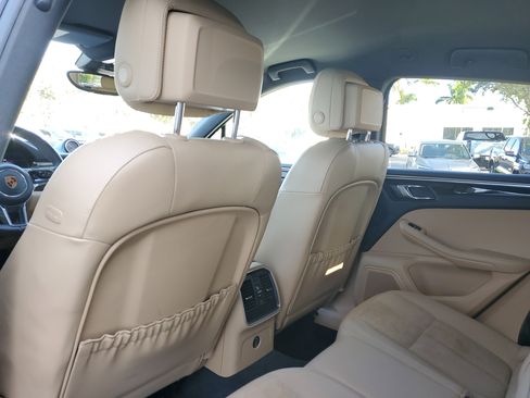 Used 2018 Porsche Macan image 15