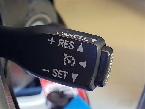 Used 2013 Toyota Highlander FWD image 17