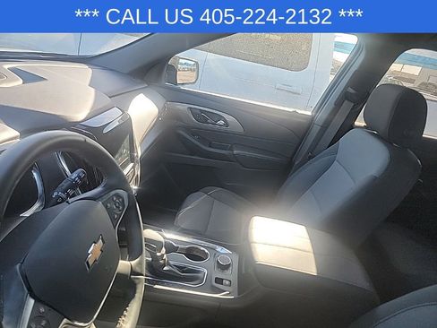 Used 2023 Chevrolet Traverse LT image 23
