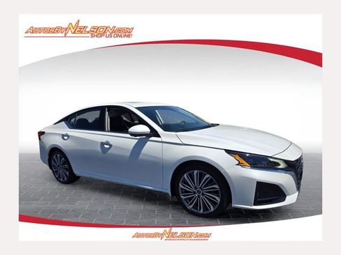 Used 2023 Nissan Altima 2.5 SL FWD image 1