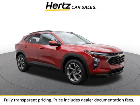 Used 2025 Chevrolet Trax LT FWD image 1