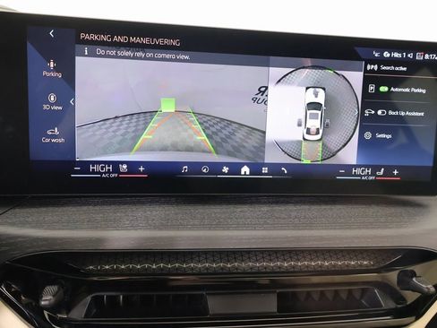 New 2026 BMW 330i Sedan w/ M Sport Package image 7