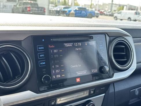Used 2019 Toyota Tacoma Limited image 18
