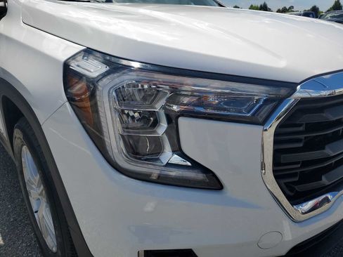 Used 2023 GMC Terrain SLE w/ Driver Convenience Package FWD image 11