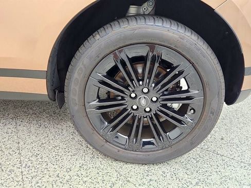 Used 2025 Land Rover Range Rover Evoque S AWD/4WD image 9