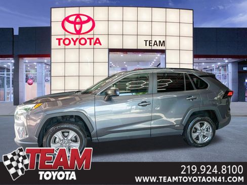 Used 2025 Toyota RAV4 LE AWD/4WD image 1