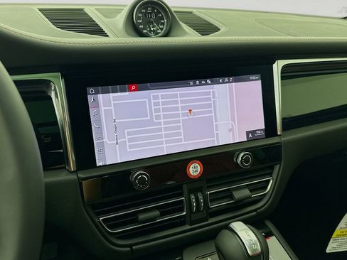 New 2026 Porsche Macan image 20