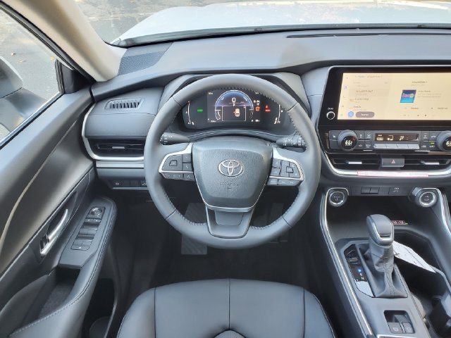 New 2026 Toyota Grand Highlander XLE FWD image 12