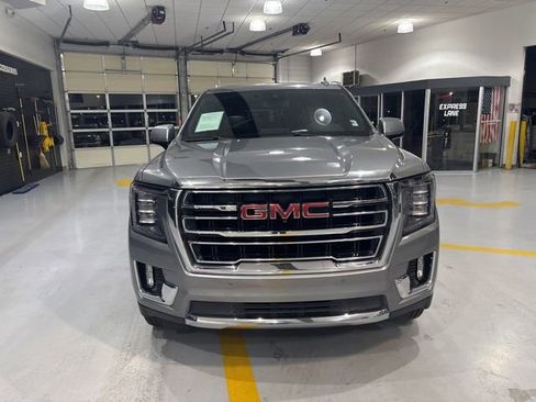 Used 2023 GMC Yukon XL SLT w/ SLT Premium Package image 2