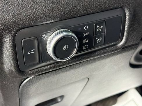 Used 2022 Ford Explorer XLT AWD/4WD image 10
