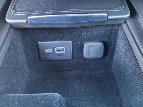 Certified 2024 Cadillac XT4 Premium Luxury image 19