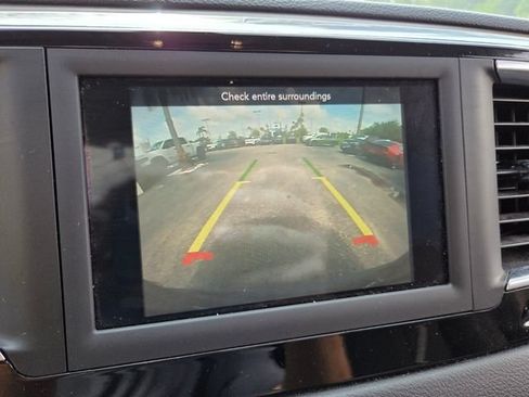 Used 2020 Chrysler Voyager LX FWD image 27