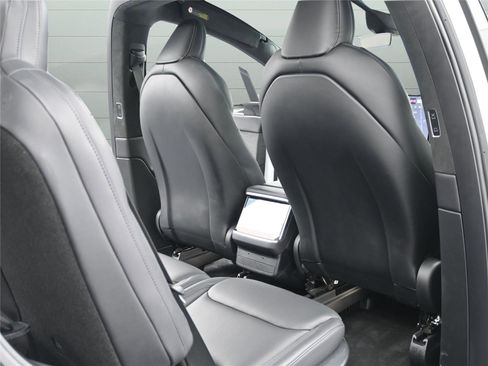 Used 2023 Tesla Model X image 26