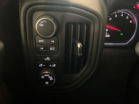 Used 2023 Chevrolet Silverado 1500 Custom image 21