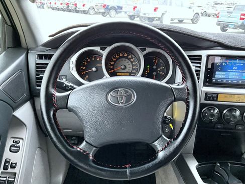 Used 2004 Toyota 4Runner SR5 image 11