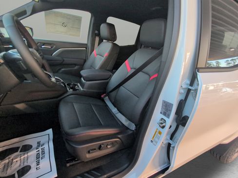 New 2026 Chevrolet Colorado Z71 w/ Technology Package image 16