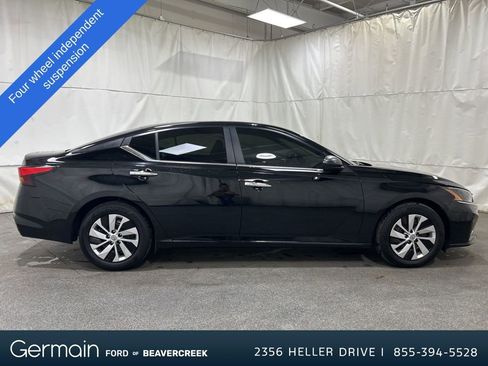 Used 2024 Nissan Altima 2.5 S image 2