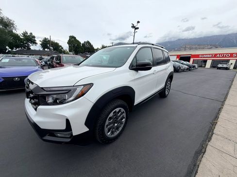 Used 2025 Honda Passport TrailSport image 8