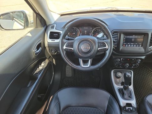 Used 2019 Jeep Compass Latitude w/ Popular Equipment Group AWD/4WD image 18