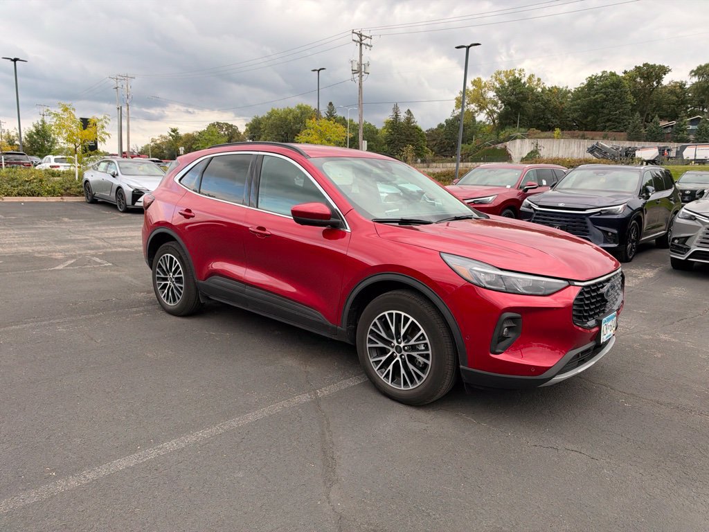 Used 2023 Ford Escape SE w/ PHEV Premium Package FWD image 7