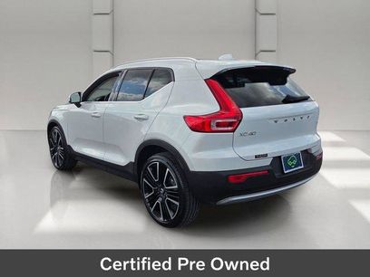 Used 2022 Volvo XC40 T5 Inscription w/ Advanced Package