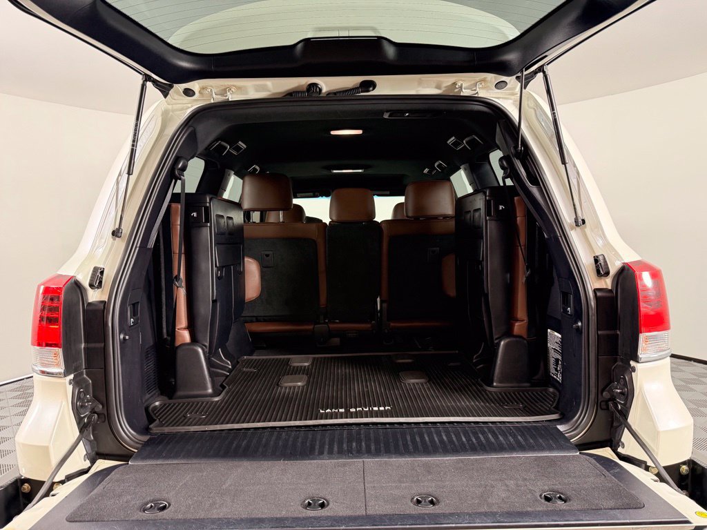 Used 2020 Toyota Land Cruiser w/ Four Season Floor Mat Package AWD/4WD image 14