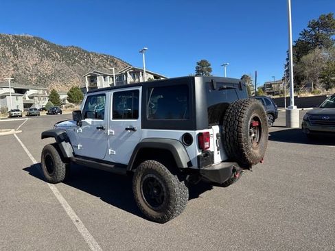 Used 2015 Jeep Wrangler Unlimited Rubicon w/ Connectivity Group image 5