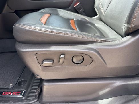 Used 2024 GMC Sierra 1500 AT4 w/ Technology Package AWD/4WD image 12