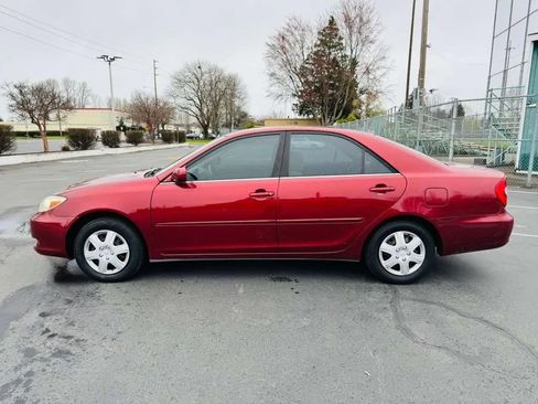 Used 2002 Toyota Camry LE image 2