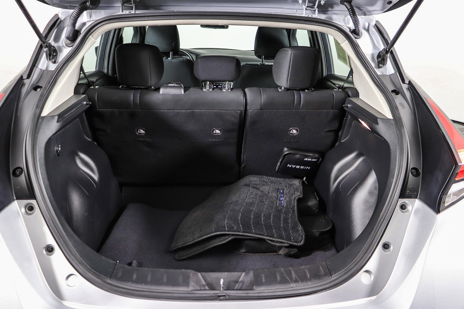 Used 2025 Nissan Leaf S FWD image 26