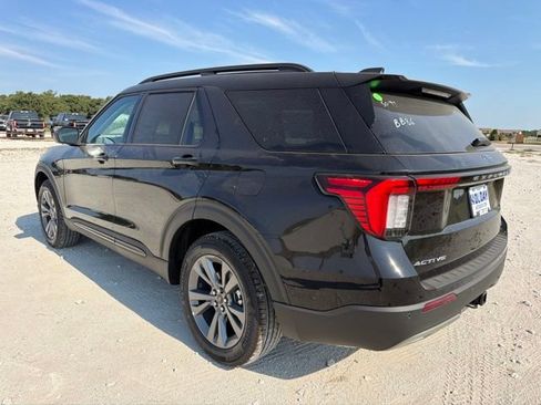 New 2026 Ford Explorer Active w/ Active Comfort Package AWD/4WD image 6