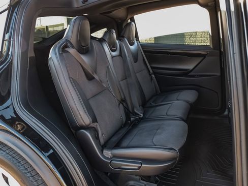 Used 2018 Tesla Model X 75D image 29
