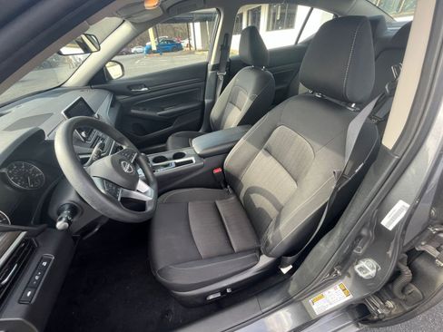 Used 2025 Nissan Altima 2.5 SV image 30